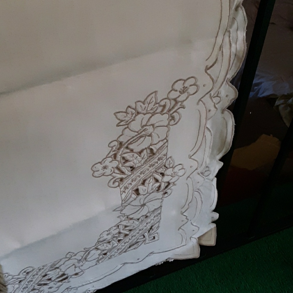 Tablecloth & 8 napkins